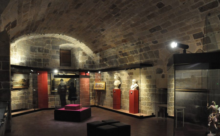 Vue d'une salle du château-musée.