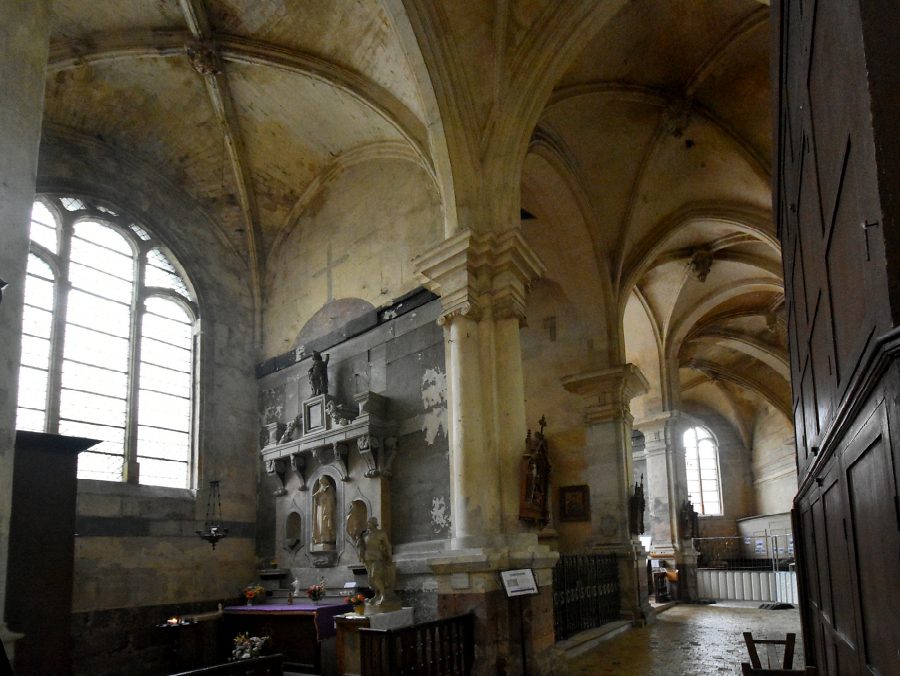 La chapelle rayonnante Saint-Roch et le déambulatoire nord