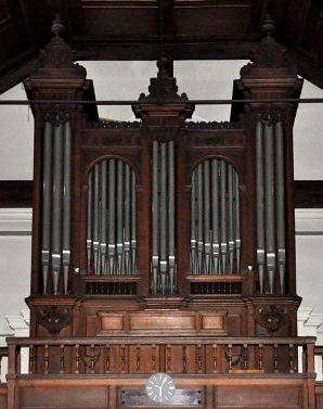 L'orgue de tribune est un Aristide Cavaillé-Coll de 1887