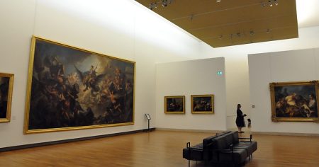 Une salle des grandes peintures des XVIIe et XVIIIe siècles