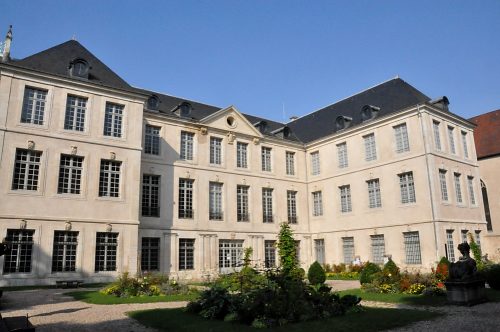 Les bâtiments administratifs du palais ducal