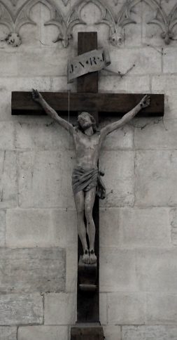 Le Christ en croix de l'élévation occidentale