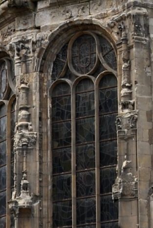 Fenêtre Renaissance dans la nef «Nord»