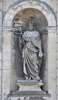 Statue de Richard Ier, duc fondateur, sur la faade occidentale.