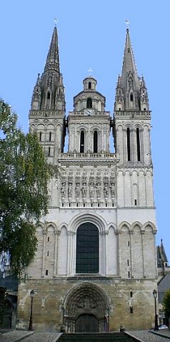 La faade de la cathédrale Saint-Maurice