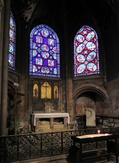 Chapelle axiale, dite du Tombeau, et ses vitraux du XIXe sicle