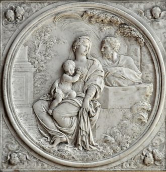 Bas-relief en marbre de la Vierge et l'Enfant sur le retable