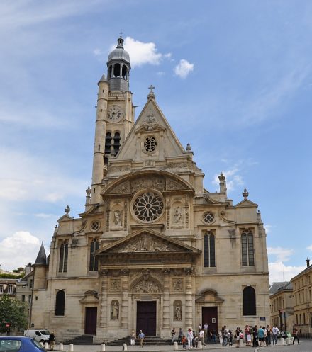 La façade occidentale de l'église a été érigée de 1610 à 1622