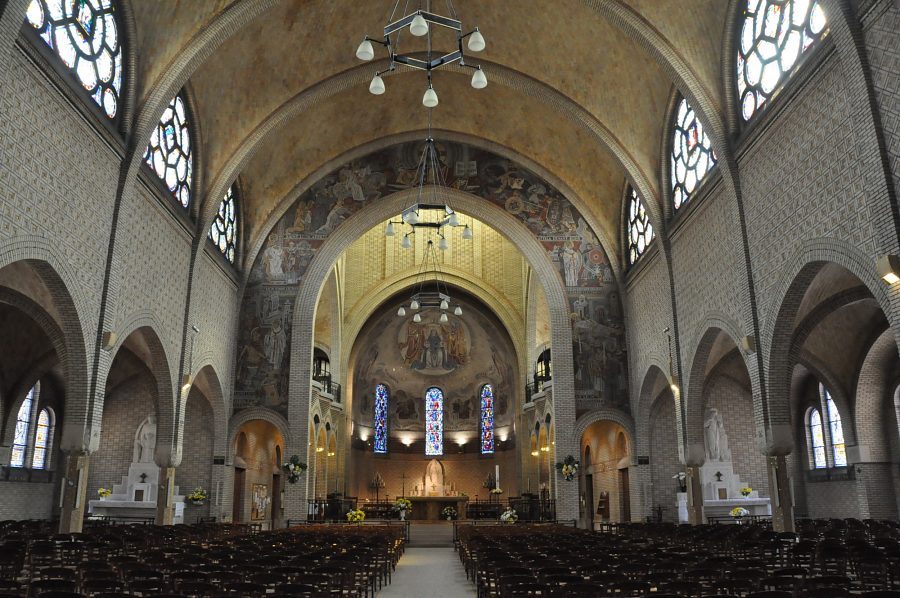 La nef de l'�glise Saint-L�on