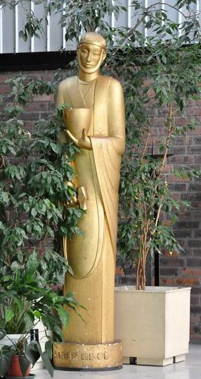 Statue de saint Éloi en plâtre doré