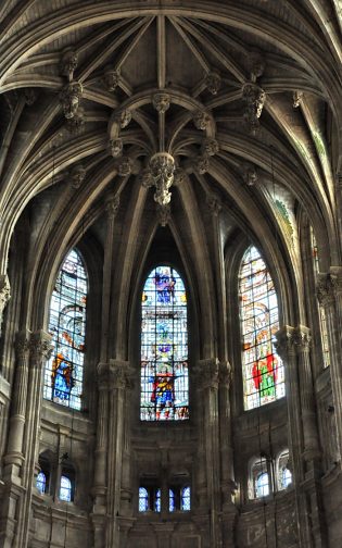 L'abside et ses vitraux du XVIIe siècle