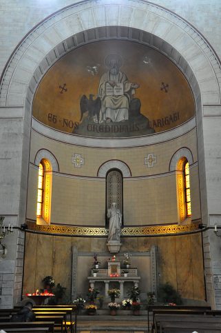 La chapelle Saint-Jean dans le croisillon gauche du transept