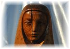 Statue en bois d'une Vierge à l'Enfant