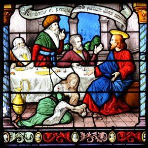 «Marie-Madeleine lave les pieds de Jésus», vitrail du XIXe siècle