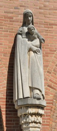 Statue de Notre-Dame des Trévois, œuvre du sculpteur Henri Charlier
