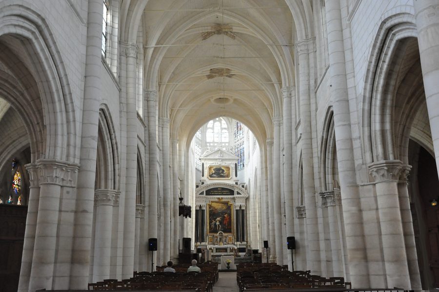 Vue d'ensemble de la nef de l'église Saint-Jean-au-Marché