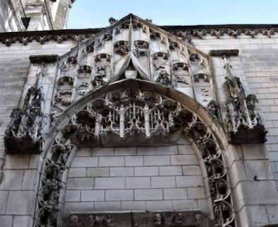 Le portail en gothique flamboyant