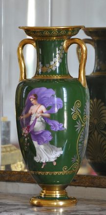 Vase de Sèvres de forme étrusque