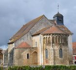 L'église romane Saint-Martin et son magnifique chevet