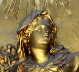 La Vierge dans le bas-relief de l'Assomption de Jean-Baptiste Bouchardon, détail