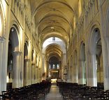 La nef de l'église Saint-Vincent-de-Paul