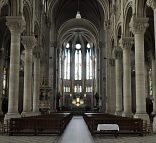 La nef de la basilique Notre-Dame de Lourdes