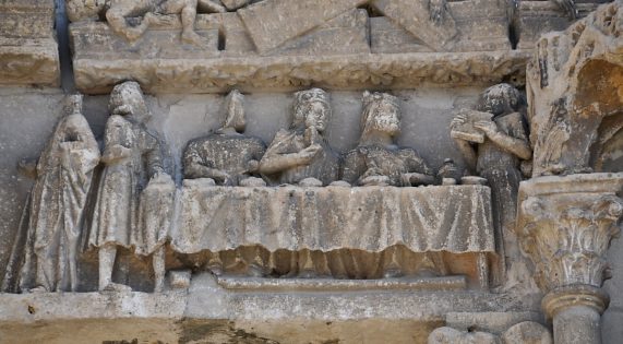 Le repas d'Hérode dans le tympan du portail central
