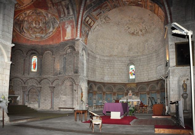 Le carré du transept et le transept sud.