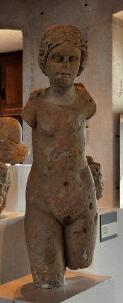 Statue de Vénus, calcaire.