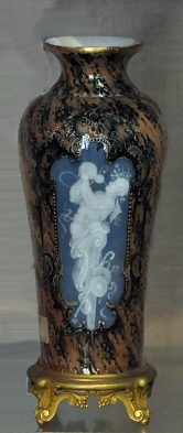 Vase de Sèvres, de forme «Fizen»