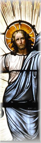 La Transfiguration du Christ d'après Raphaël, vitrail de la baie axiale, détail La Transfiguration du Christ d'après Raphaël, vitrail de la baie axiale, détail