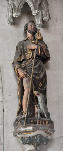 Statue de saint Roch dans le côté droit de la nef