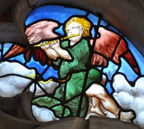 Un ange musicien dans le tympan Renaissance de la baie n°5 (vers 1540).