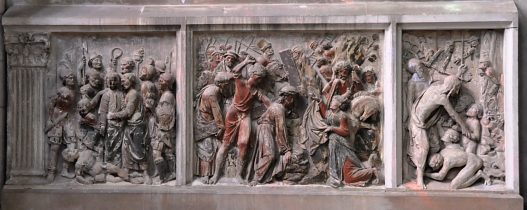 Bas-relief des scènes de la Passion dans la chapelle axiale.