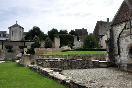 Les vestiges de l'église Saint-Laurent