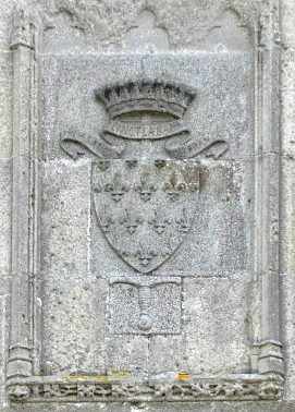 Armoiries de la famille de Chateaubriand sur la façade