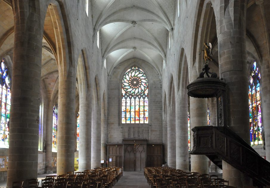 Vue de la nef du XIXe siècle depuis le transept