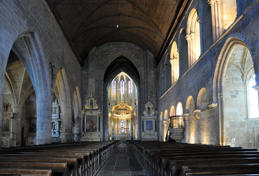 Vue d'ensemble de la basilique Saint-Sauveur