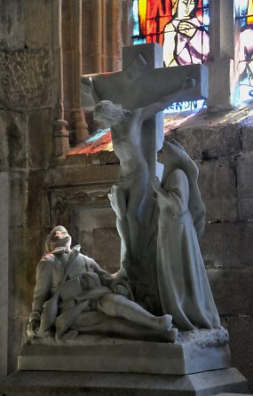 «Soldat au Mont-Calvaire» du sculpteur Guéniot dans la  chapelle du Souvenir