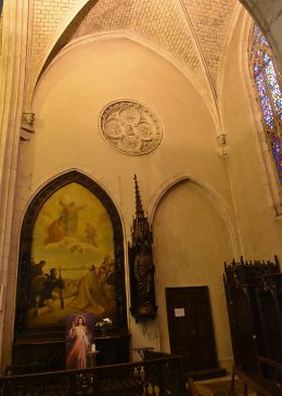 L'autel du Sacré-Cœur dans le croisillon ouest du transept