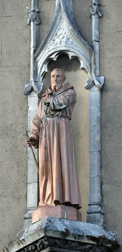 Statue de saint Hélier sur la faade sud-ouest