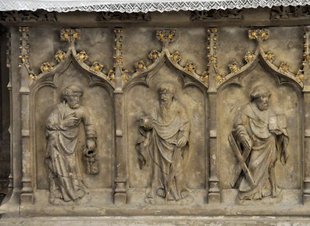 Détail des sculptures d'apôtres provenant d'un tombeau du XVe siècle