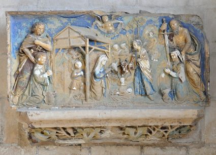 Bas–relief de la Nativité, XVIe siècle, dans une chapelle latérale.