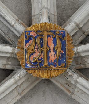 Clé de voûte à l'entrée du chœur (XVIe  siècle).