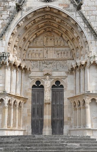 Vue d'ensemble du portail Saint-Ursin
