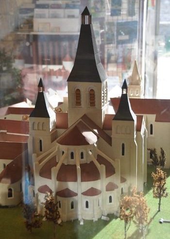 Maquette de l'abbaye dans l'Office de Tourisme