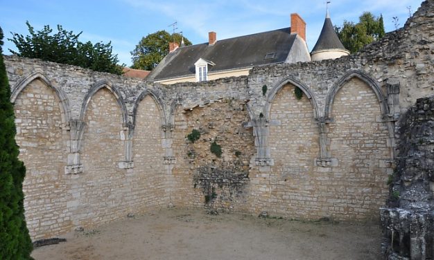 Vestiges du cloître (XIVe siècle)