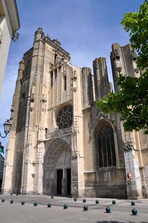 La façade XVIe siècle de Saint-Pierre