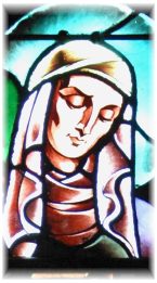 Sainte Anne dans un vitrail de l'atelier Mauméjean, 1949