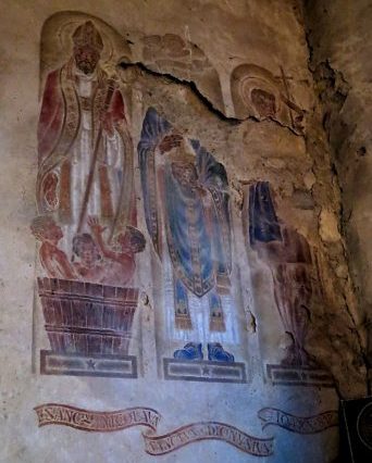 Fresque réalisée entre 1946 et 1953 dans la chapelle Saint–Joseph : saint Nicolas, saint Denis et saint Jean–Baptiste